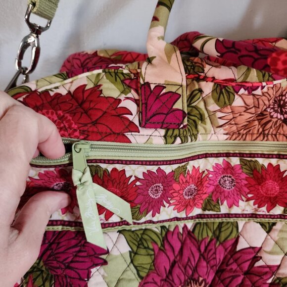 Medium Vera Sized Crossbody Weekender Tote Quilted - Picture 9 of 10